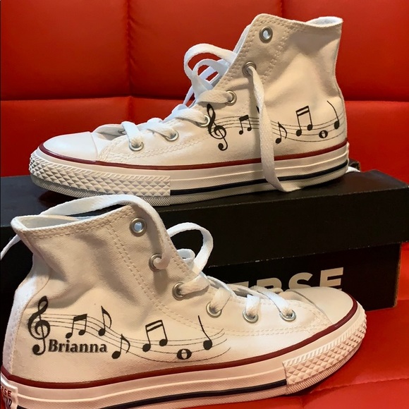 Girl’s white Converse, Chuck Taylor High Tops - Picture 3 of 4